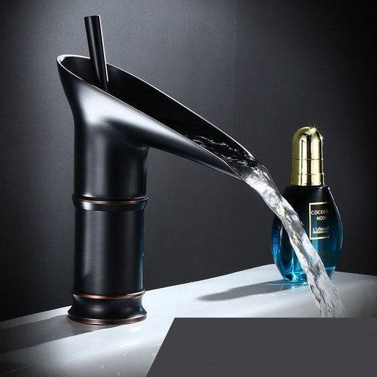 Chris – Robinet de lavabo en cascade