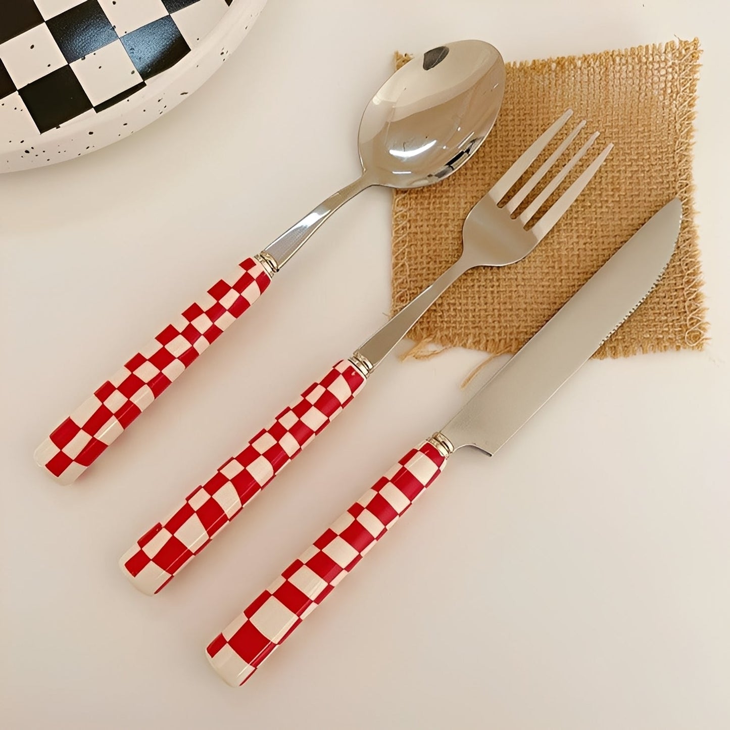 Checka – Ensemble de couverts en céramique au design damier