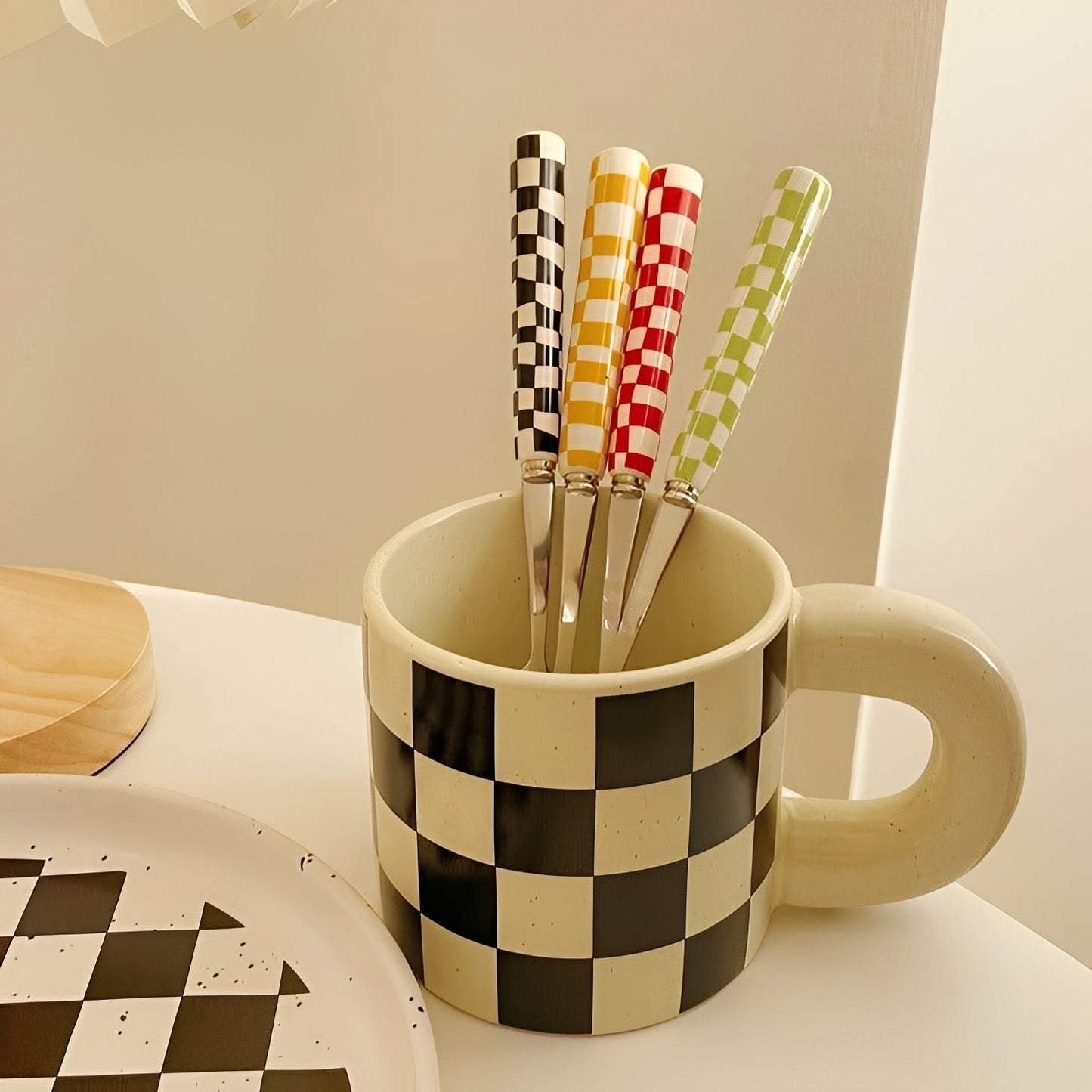 Checka – Ensemble de couverts en céramique au design damier