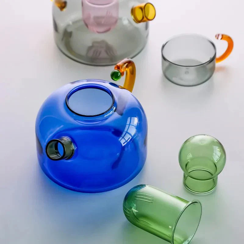 Service à thé en verre coloré – Élégance et contrastes raffinés