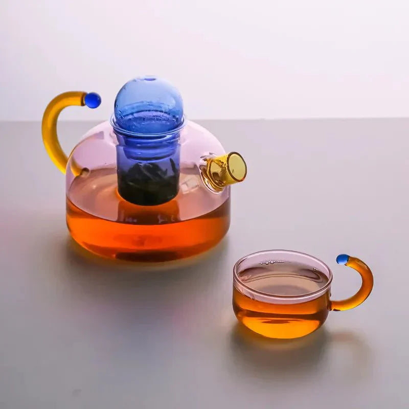 Service à thé en verre coloré – Élégance et contrastes raffinés