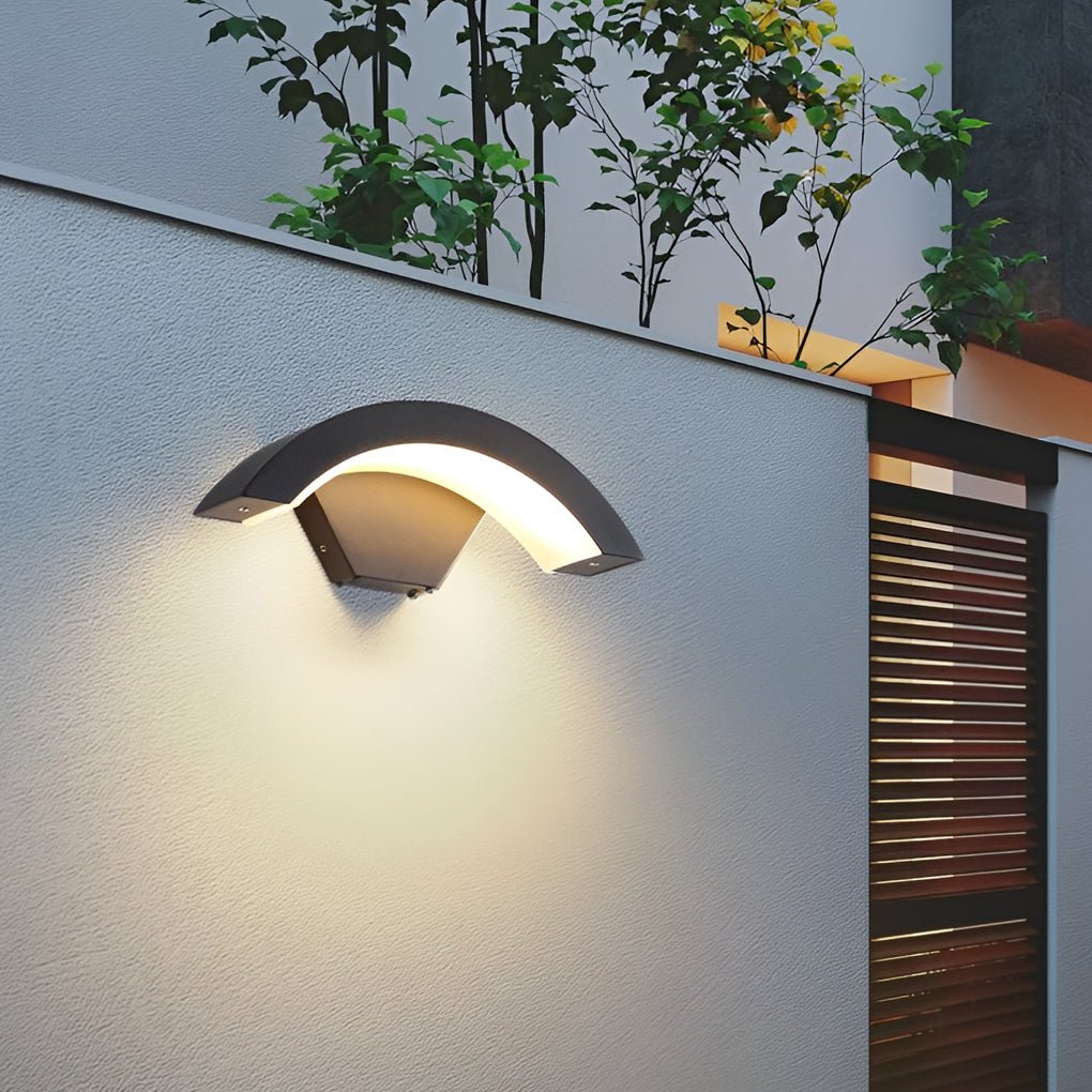 Akagi – Lampe Murale Extérieure LED Incurvée