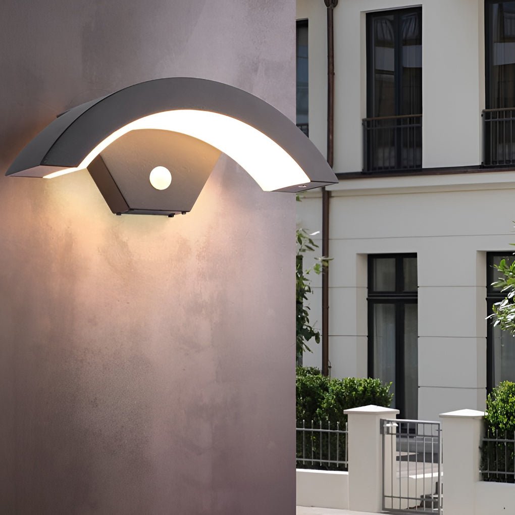 Akagi – Lampe Murale Extérieure LED Incurvée