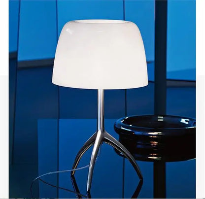 Lampe de table vintage en cuivre