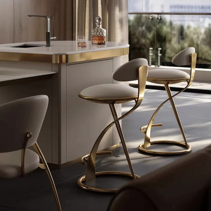 Piolo – Tabouret de bar moderne en cuir et métal