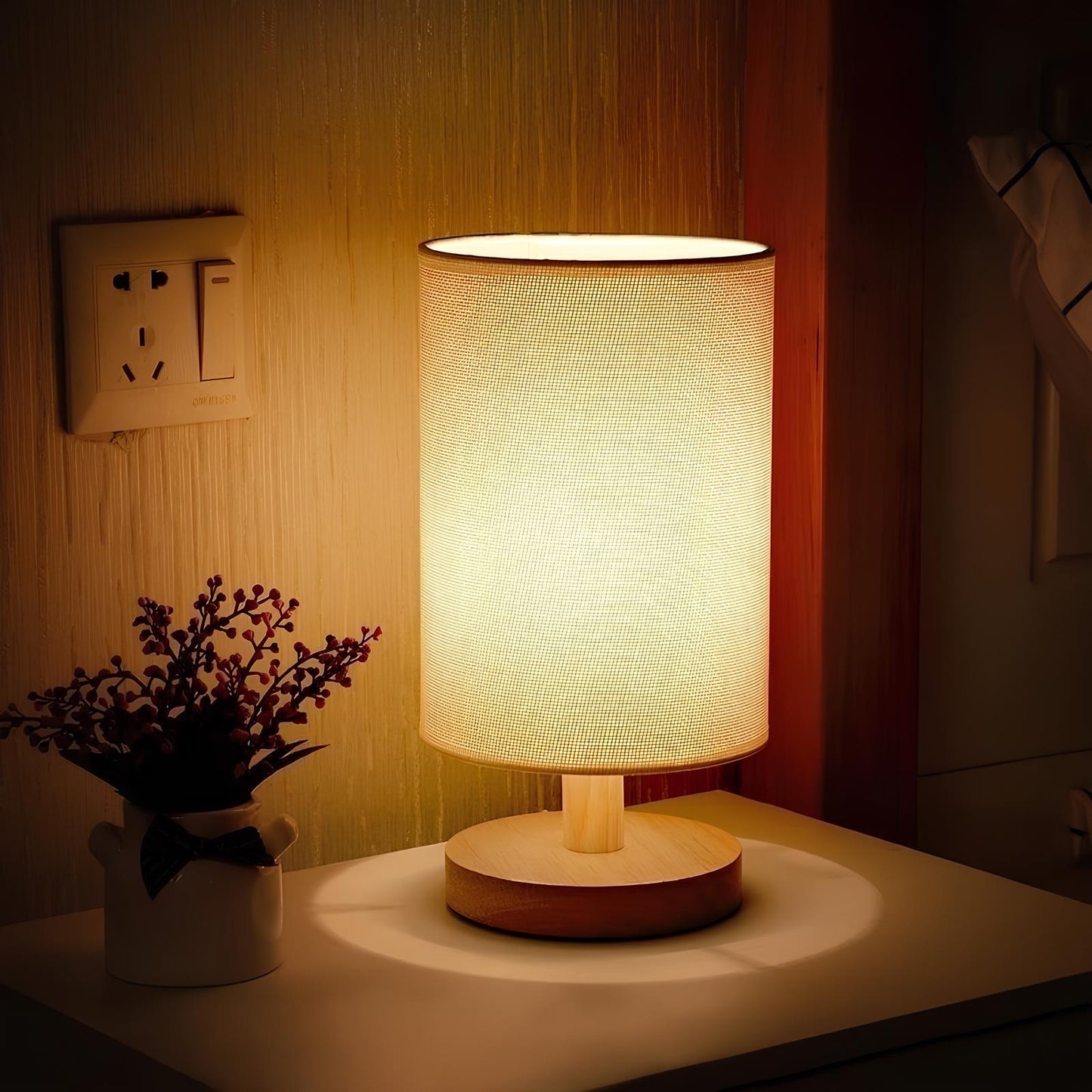 Lunora – Lampe de chevet en bois massif