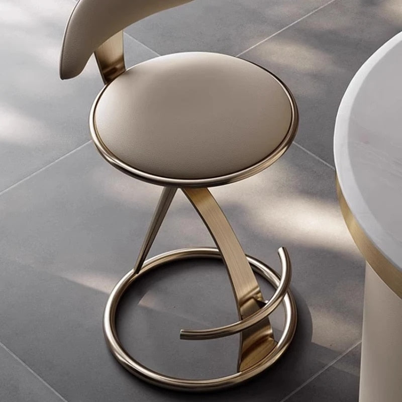 Piolo – Tabouret de bar moderne en cuir et métal
