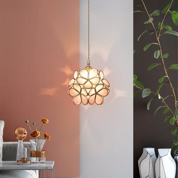 FleurVerre – Suspension florale en verre soufflé délicat