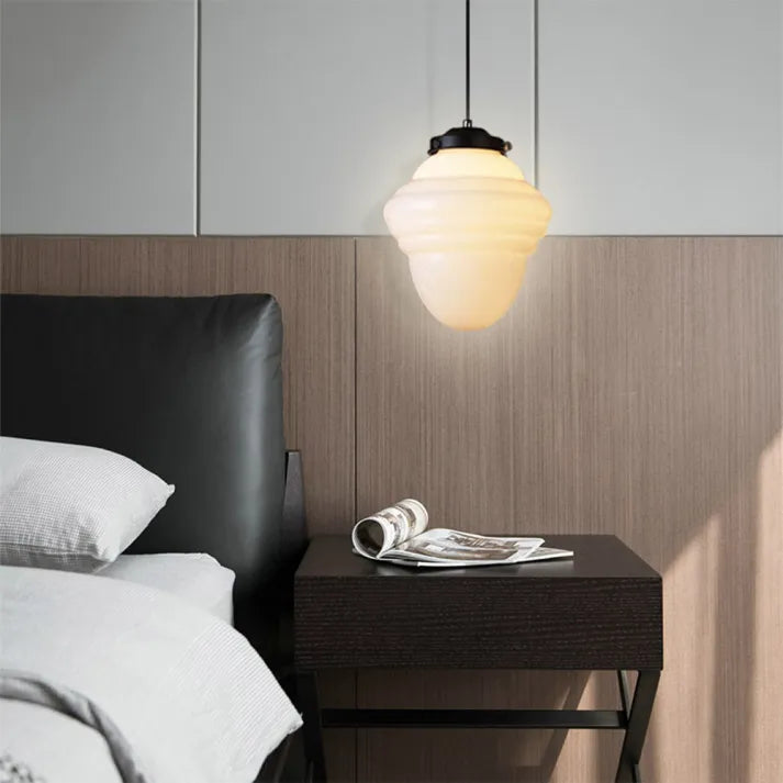 ÉclatVerre – Suspension vintage en verre sculpté au design géométrique