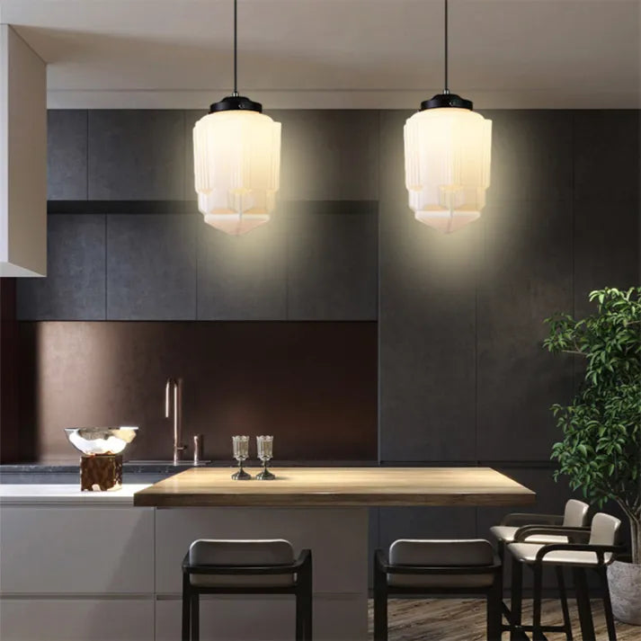 ÉclatVerre – Suspension vintage en verre sculpté au design géométrique