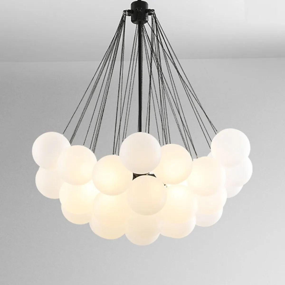 Elly – Suspension créative en boule de verre de luxe