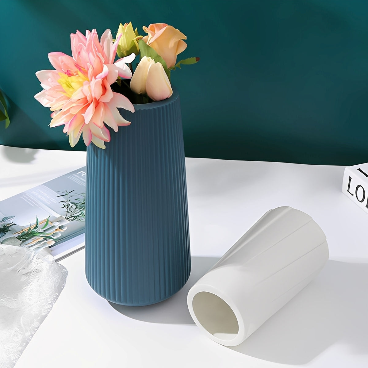 Celeste – Vase à pétales en minimalisme moderne