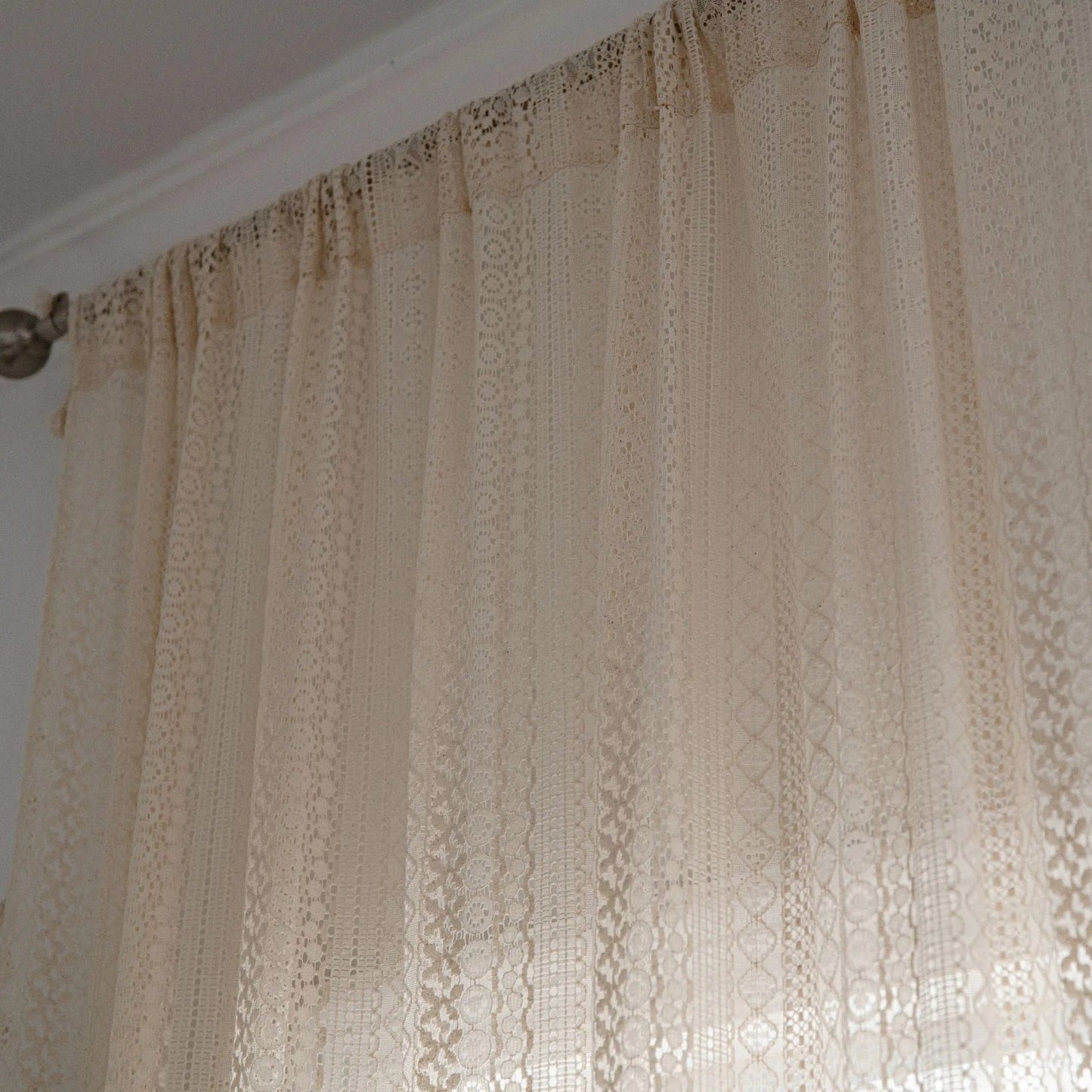 Sae – Rideau en crochet semi-transparent