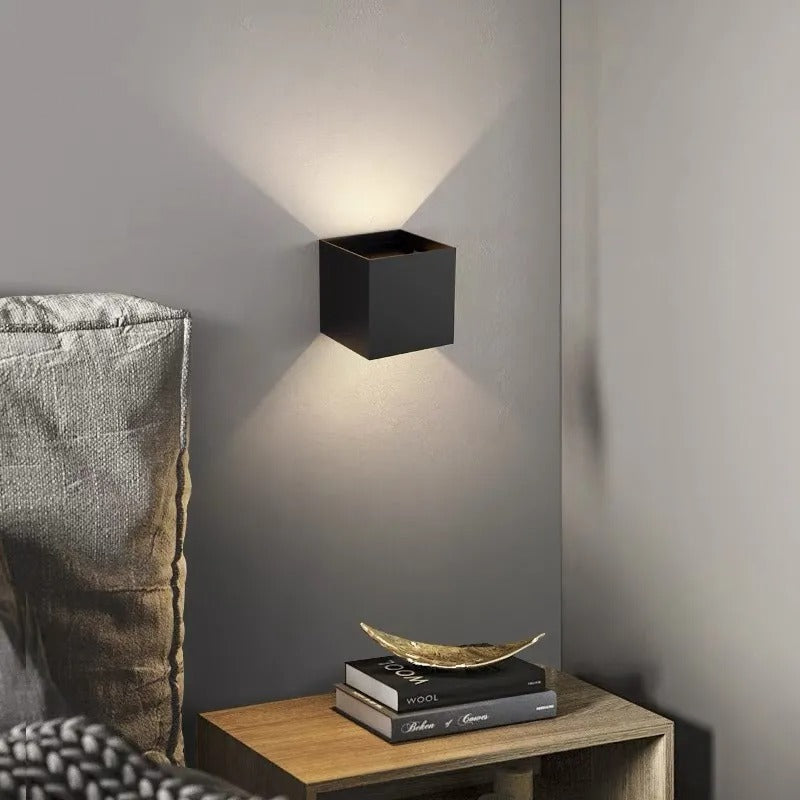 Laika – Lampe murale LED carrée étanche