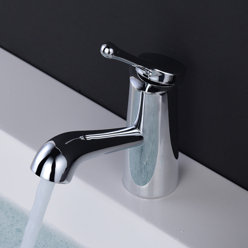 Kevin – Robinet de lavabo en cuivre de pointe