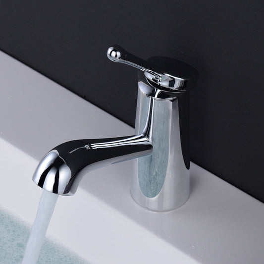 Kevin – Robinet de lavabo en cuivre de pointe