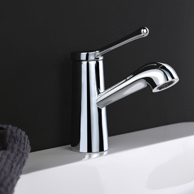 Kevin – Robinet de lavabo en cuivre de pointe