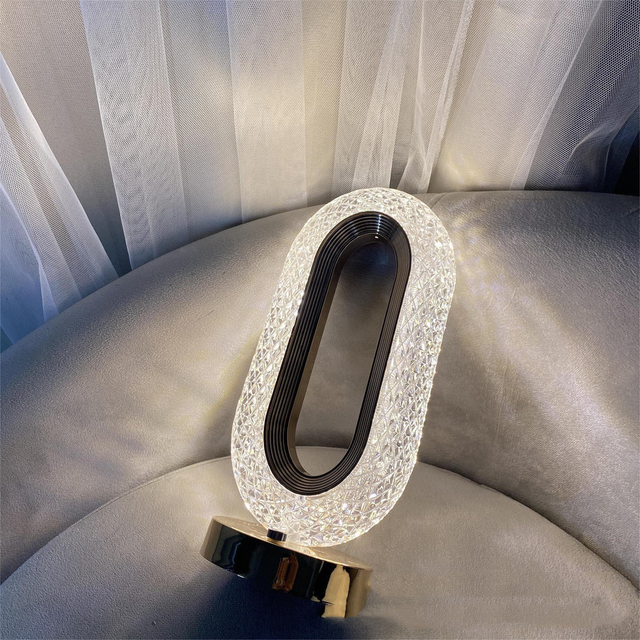 Evelyn – Élégante Lampe de Table LED en Cristal