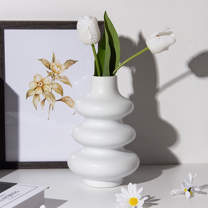 Aure – Vase ronde abstraite en porcelaine