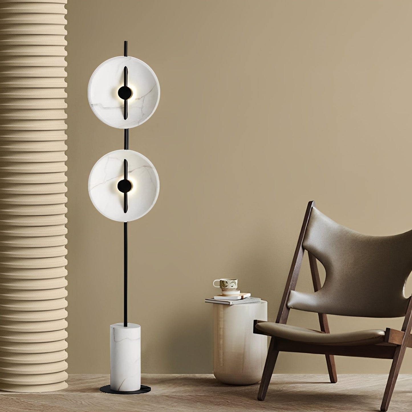 Mariel – Lampadaire en marbre blanc