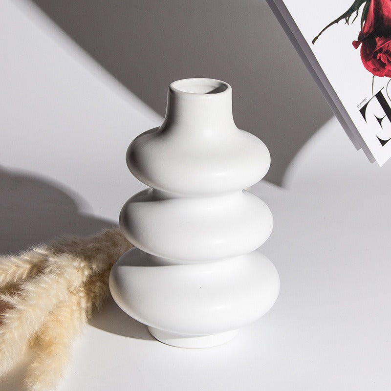 Aure – Vase ronde abstraite en porcelaine