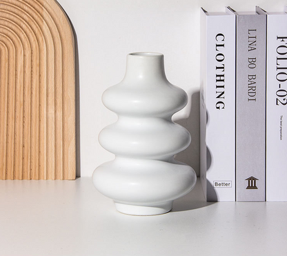 Aure – Vase ronde abstraite en porcelaine