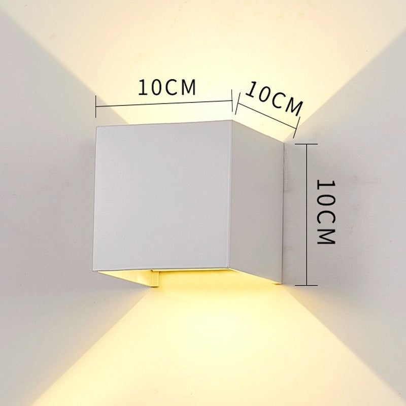 Laika – Lampe murale LED carrée étanche