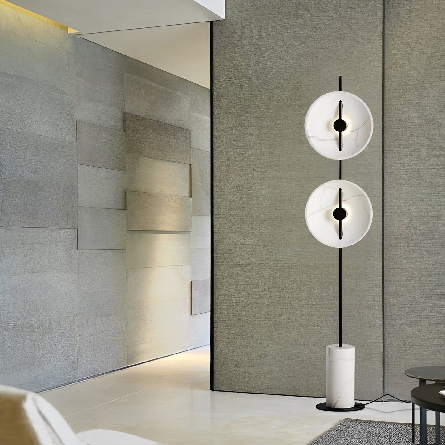 Mariel – Lampadaire en marbre blanc