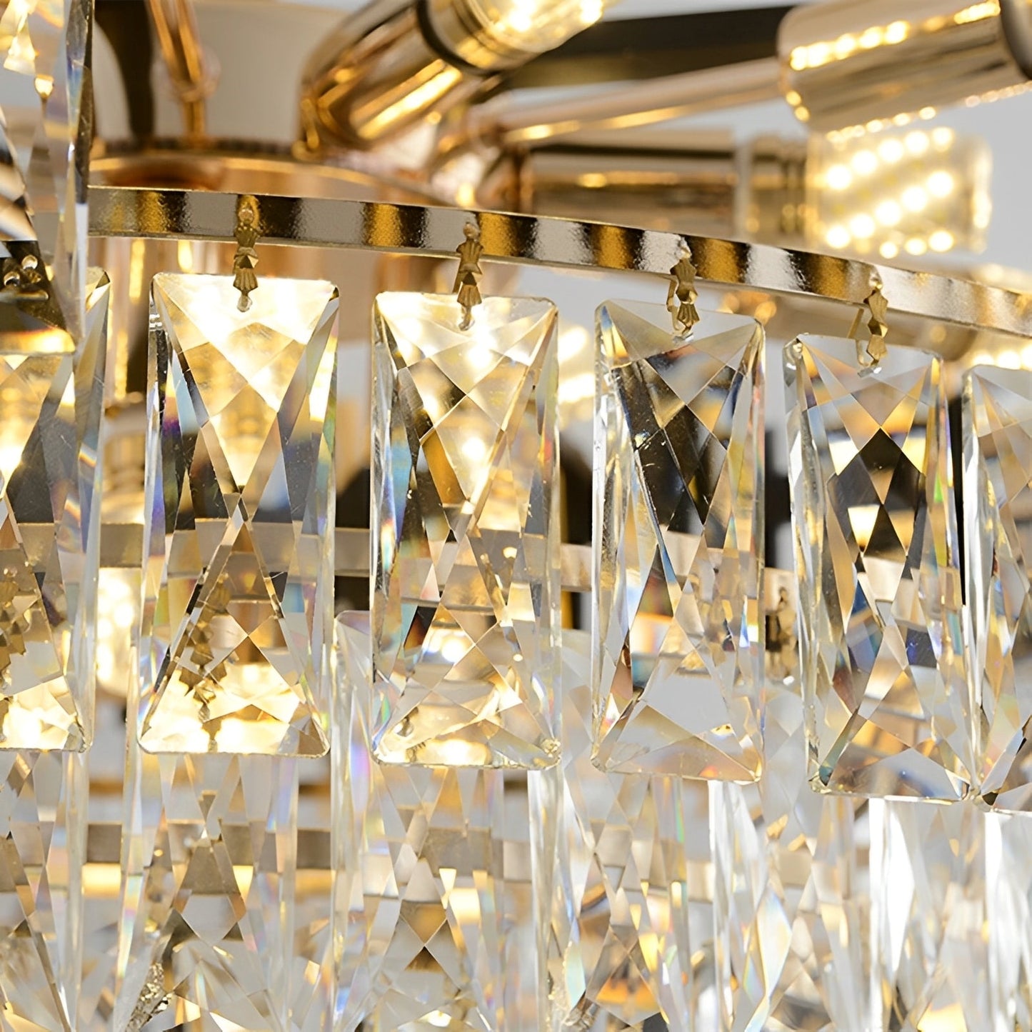 Celine – Lustre moderne avec éléments en cristal étincelants