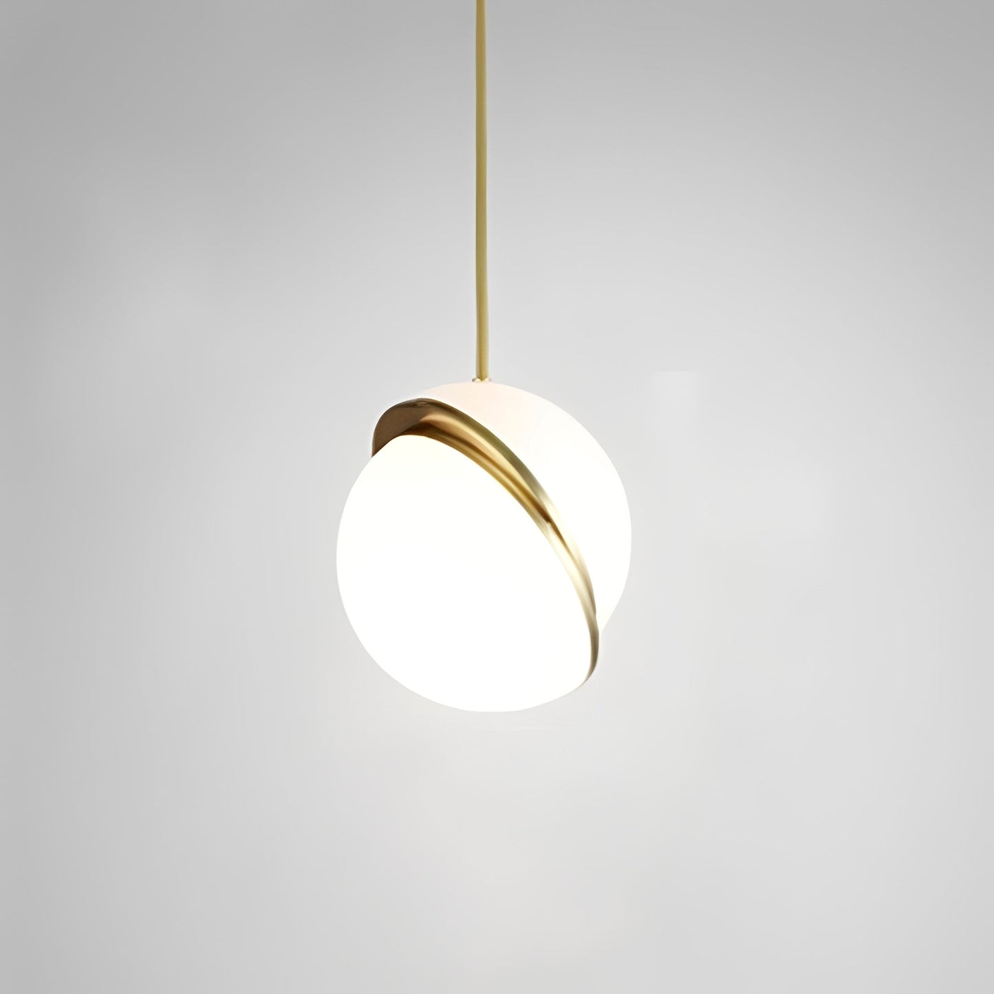 Sorin – Suspension en boule light-luxury nordique