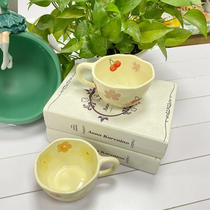 FleurTasse – Tasse artisanale avec fleurs et cerises
