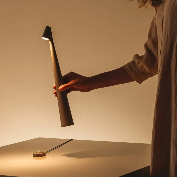 Petite lampe de table moderne pour table de chevet