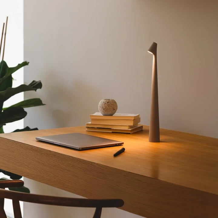 Petite lampe de table moderne pour table de chevet