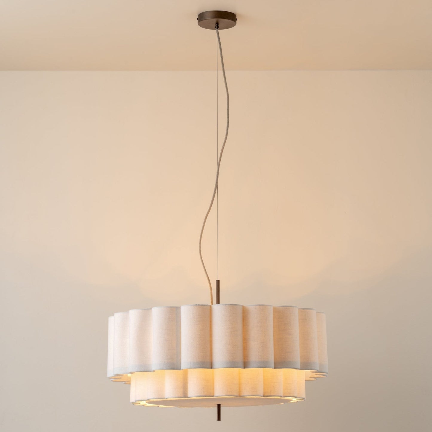 Emily – Lustre français