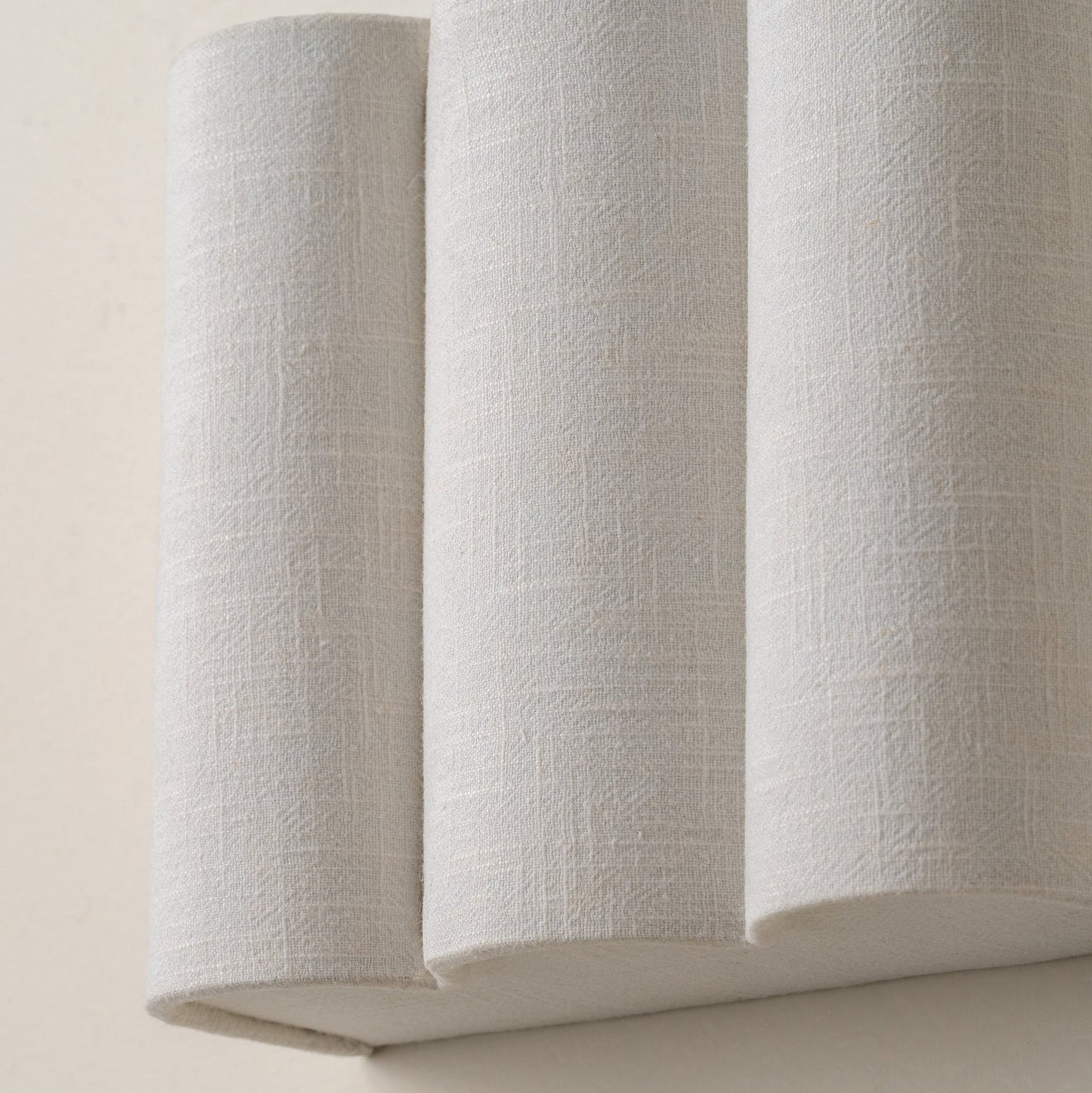 Soni – Applique Murale en Tissu avec Bord Coquille