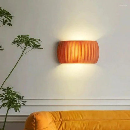Ardena – Applique murale Art déco en résine à surface rainurée