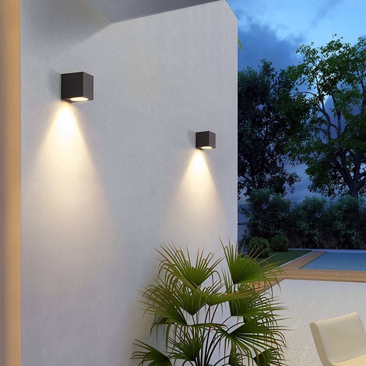 Lora – Lave-murale extérieure carrée moderne