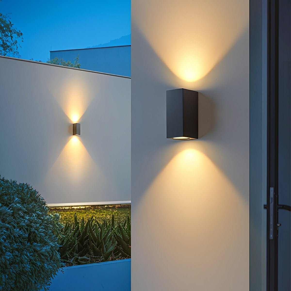 Lora – Lave-murale extérieure carrée moderne