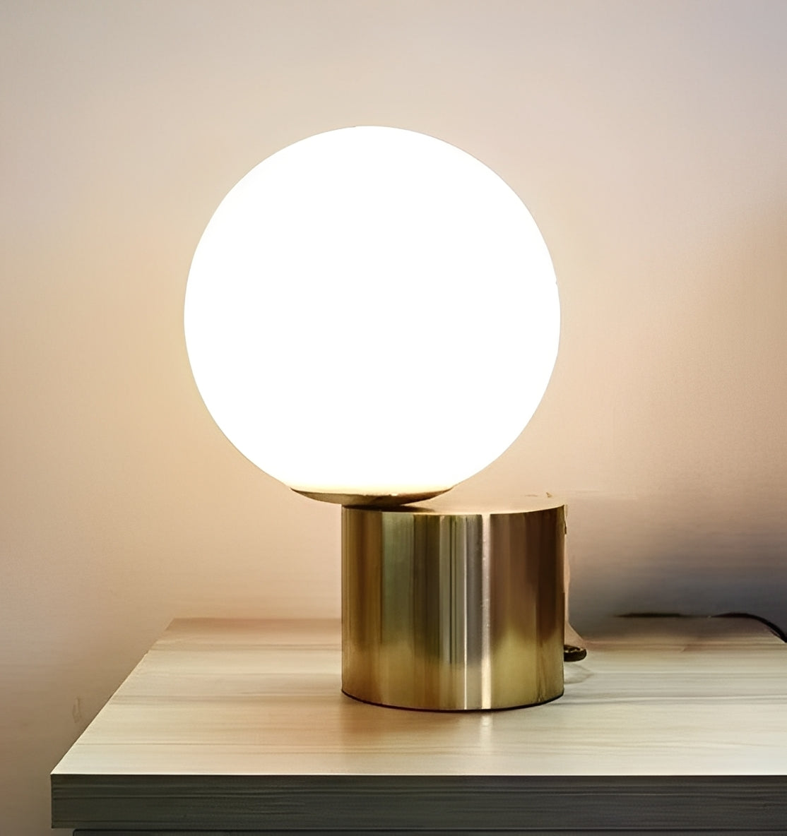 Sayaka – Lampe de table européenne
