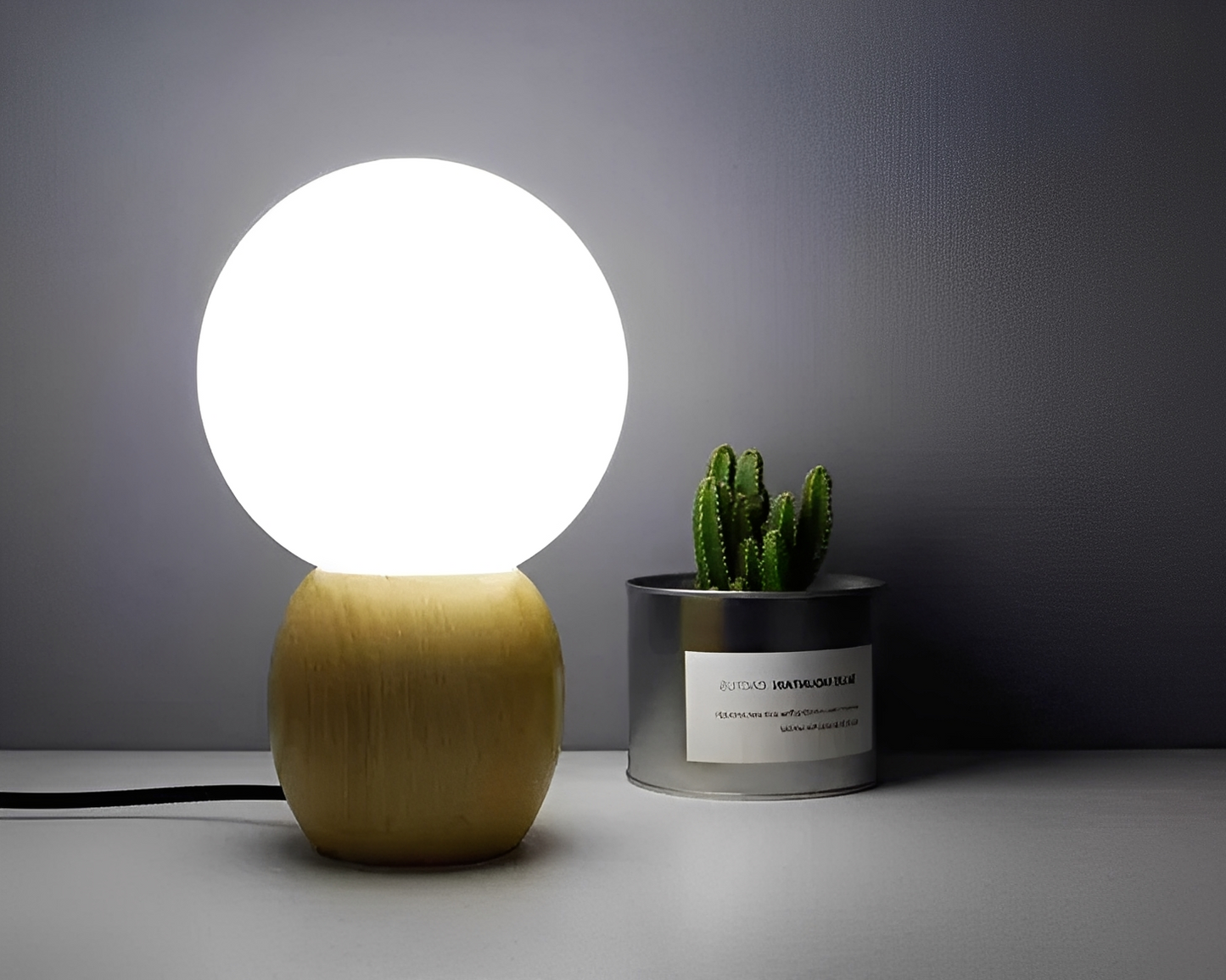 Nozomi – Lampe de table en verre minimaliste avec LED