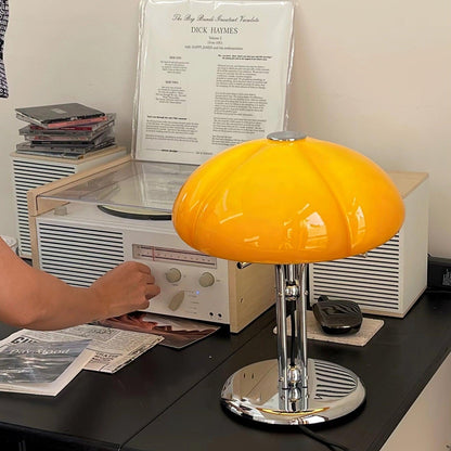 Noemi – Lampe de table créative en citrouille