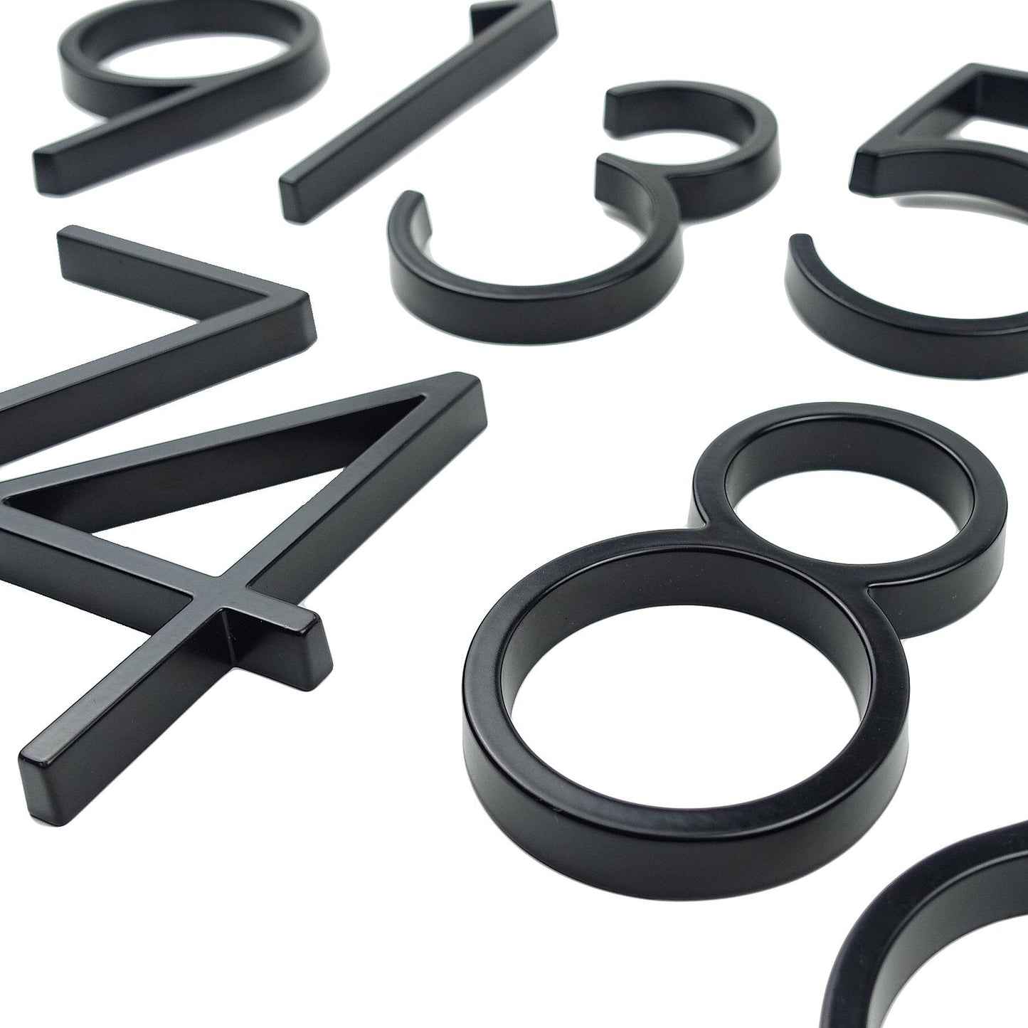 Zura – Plaques de porte alphanumériques flottantes