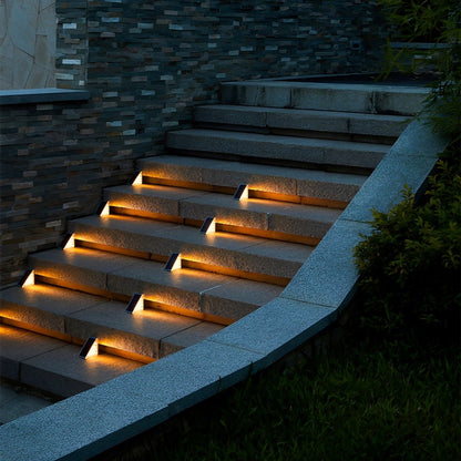 Solin – Lampes de marche solaires LED triangulaires intelligentes